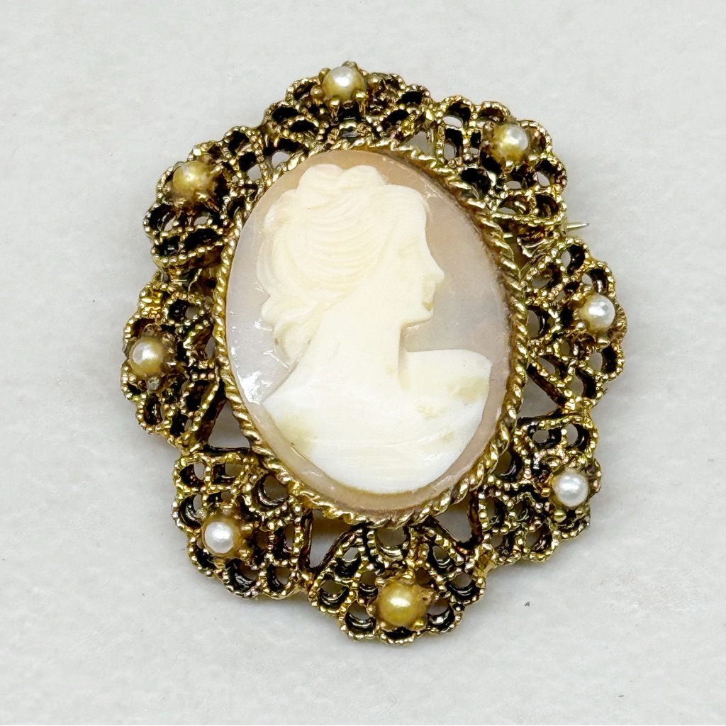 Vintage Gold Tone Lady Cameo Brooch Pin Faux Pearl
